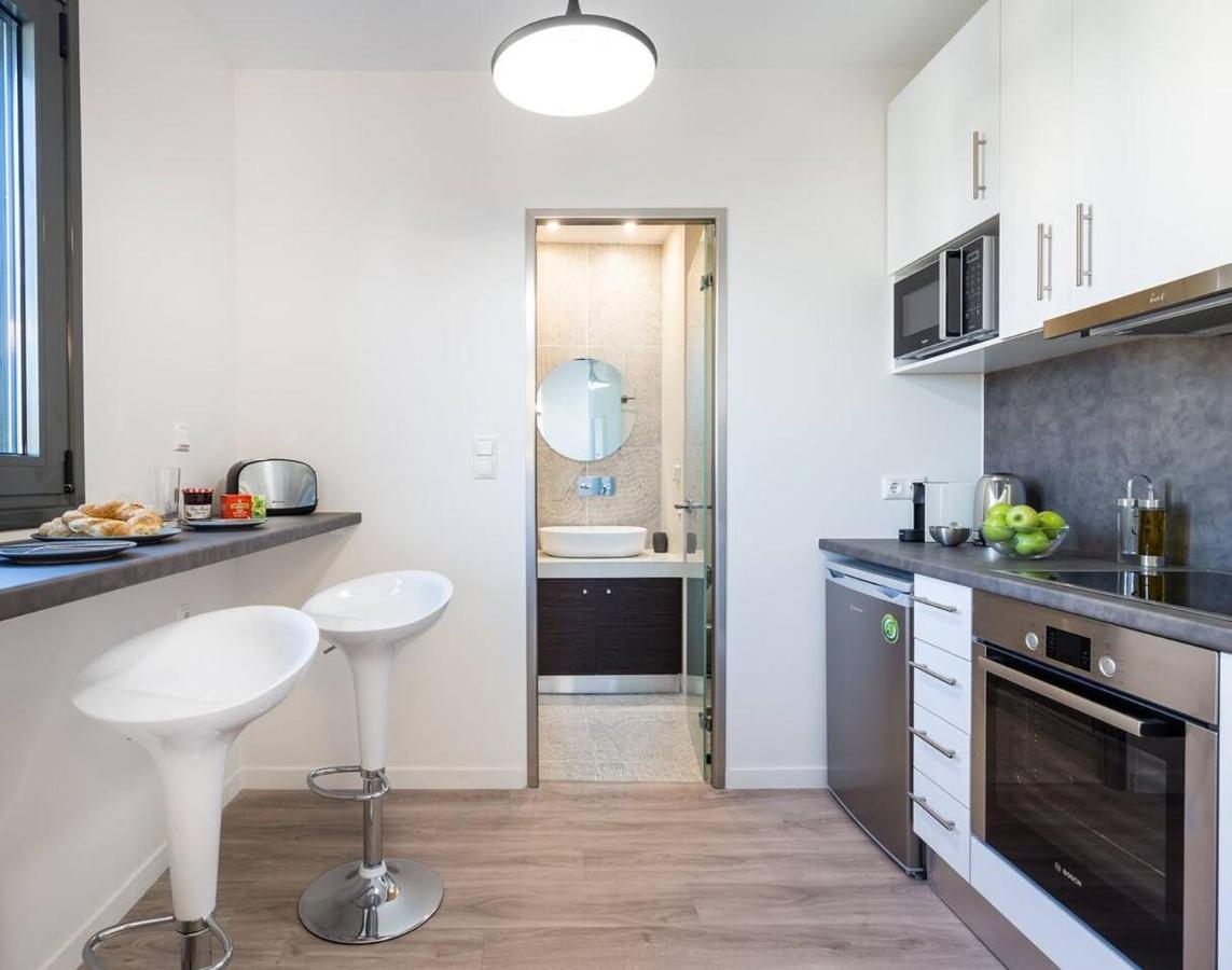Emily In Athens - Central Chic Flat With Terrace Syntagma E1 ภายนอก รูปภาพ