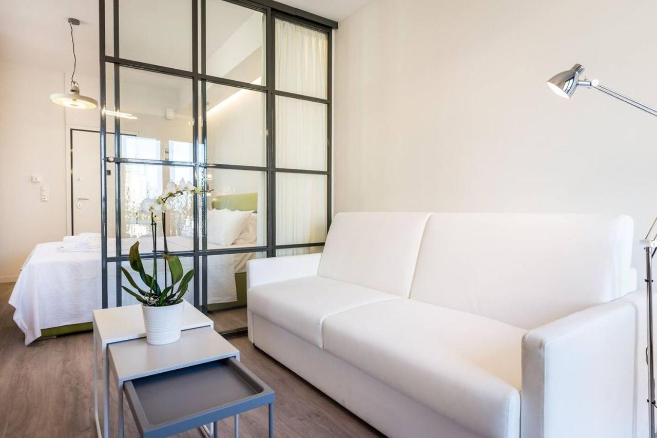 Emily In Athens - Central Chic Flat With Terrace Syntagma E1 ภายนอก รูปภาพ