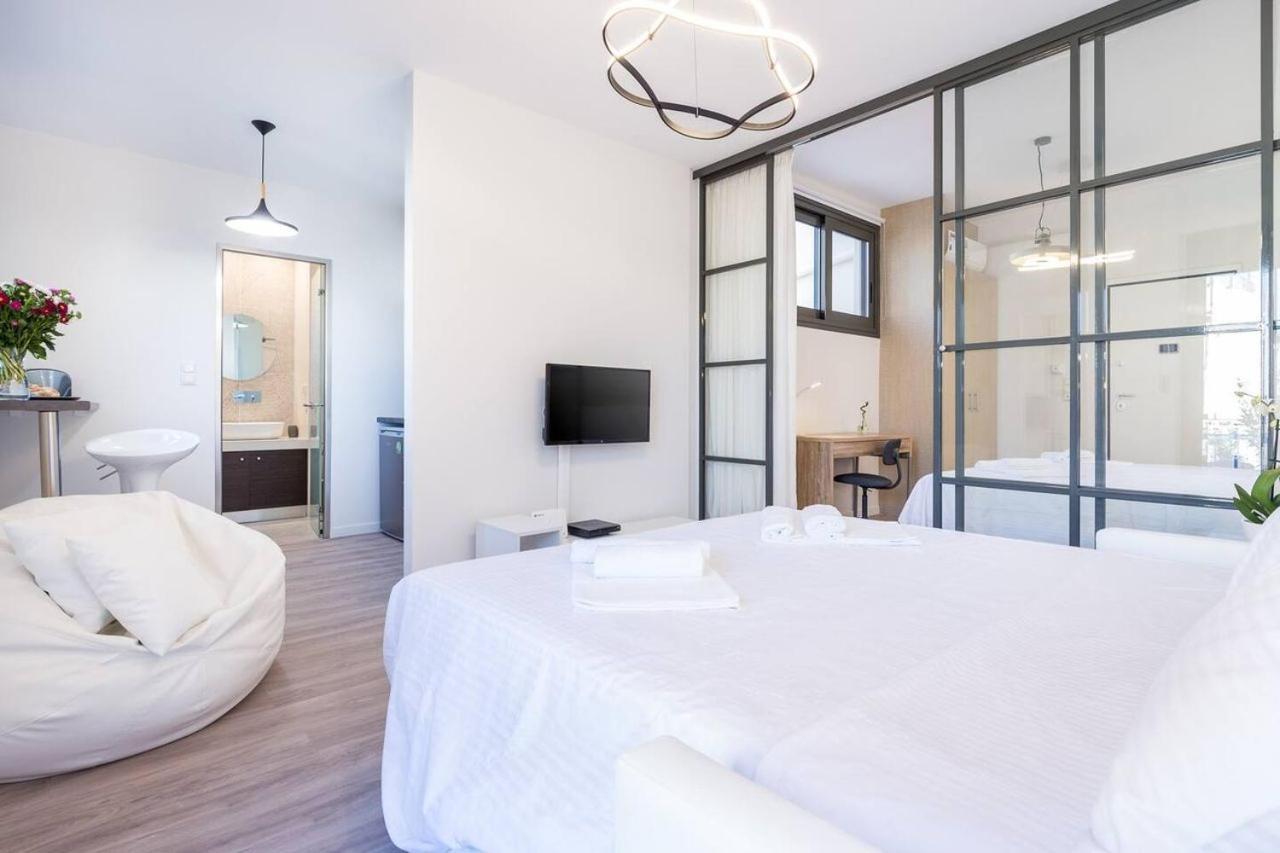 Emily In Athens - Central Chic Flat With Terrace Syntagma E1 ภายนอก รูปภาพ
