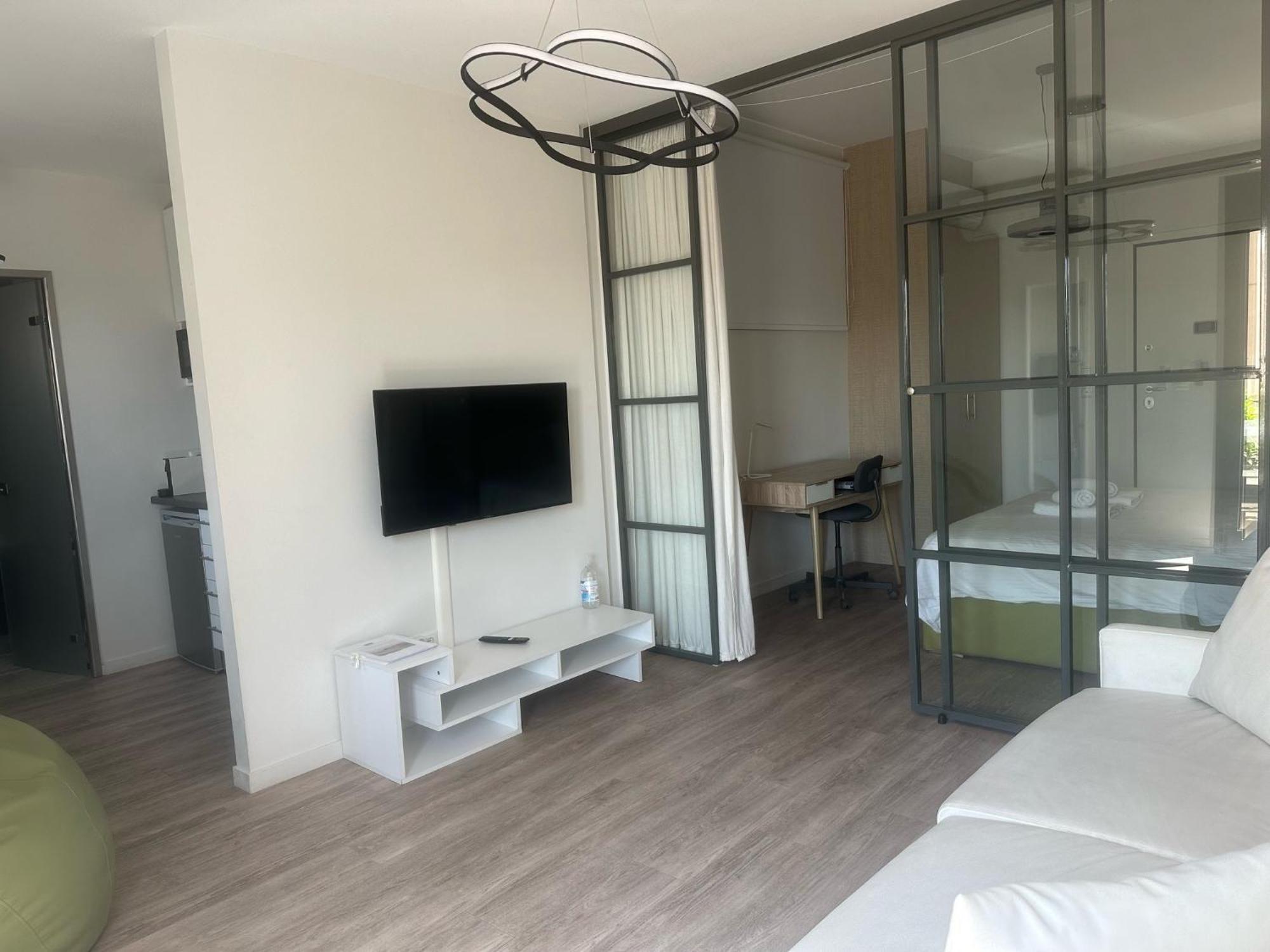 Emily In Athens - Central Chic Flat With Terrace Syntagma E1 ภายนอก รูปภาพ