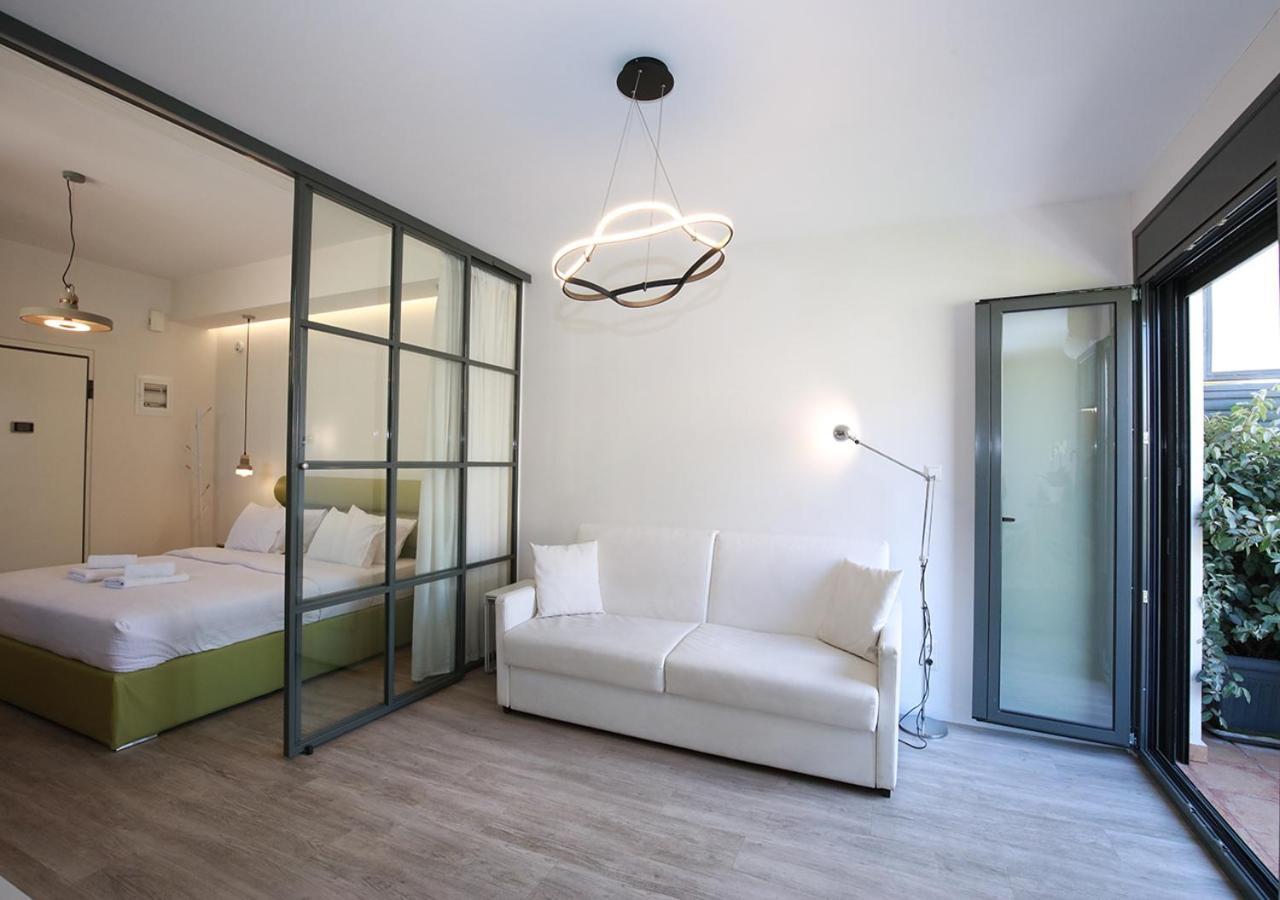 Emily In Athens - Central Chic Flat With Terrace Syntagma E1 ภายนอก รูปภาพ