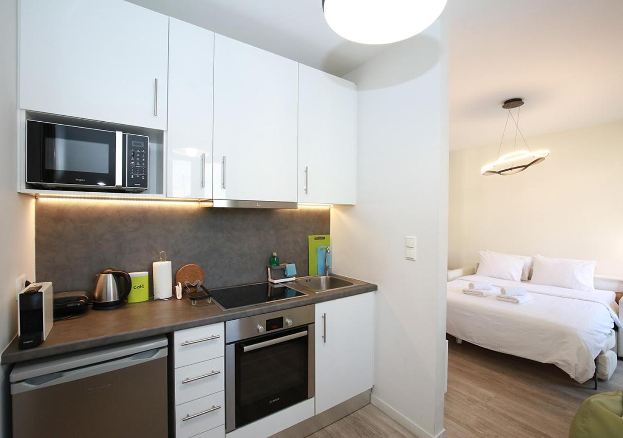 Emily In Athens - Central Chic Flat With Terrace Syntagma E1 ภายนอก รูปภาพ