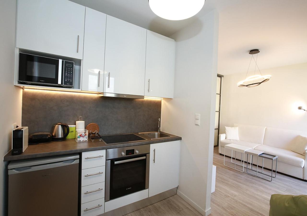 Emily In Athens - Central Chic Flat With Terrace Syntagma E1 ภายนอก รูปภาพ