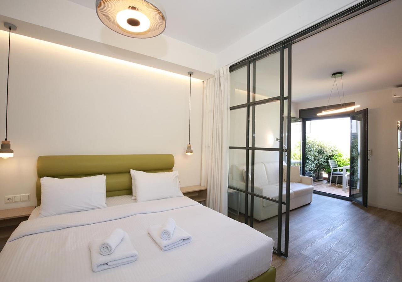 Emily In Athens - Central Chic Flat With Terrace Syntagma E1 ภายนอก รูปภาพ